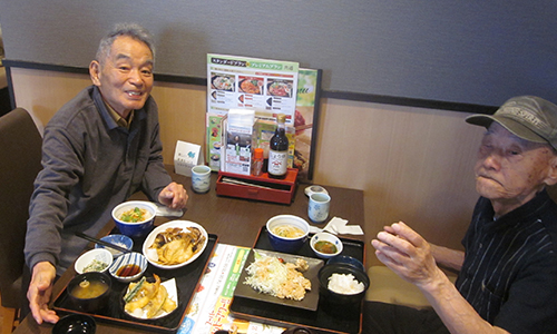 外食ツアー